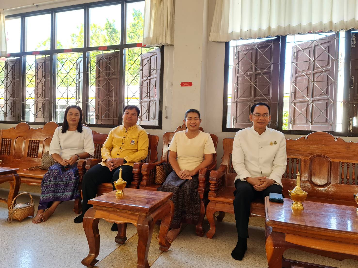 พช.ยโสธร นายบรรลือ พลับพลึง พัฒนาการจังหวัดยโสธร เป็นประธานถวายภัตตาหารเพลและน้ำปานะ