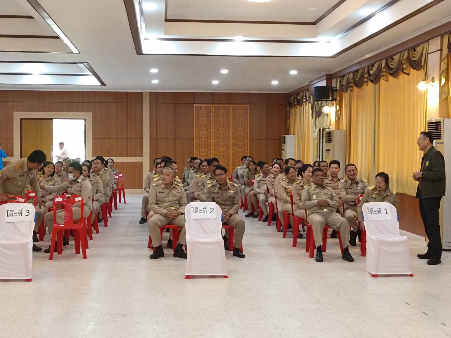 พช.ยโสธร เข้าร่วมเป็นคณะกรรมการสรรหาข้าราชการและพนักงานส่วนท้องถิ่นเพื่อดำรงตำแหน่งสายงานบริหาร