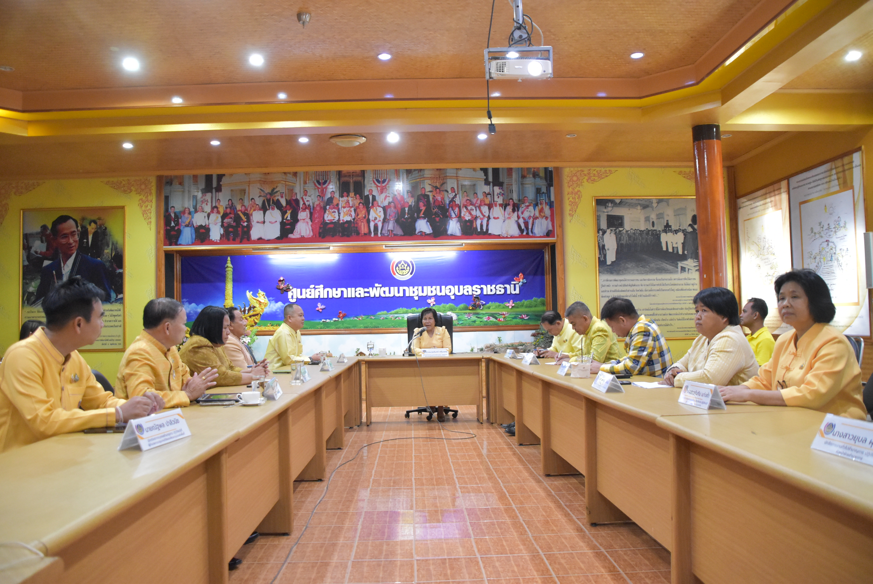 พช ยโสธร   เข้าร่วมรับฟังแนวทาง และร่วมแสดงความยินดีเนื่องในโอกาสที่ท่านผู้ตรวจราชการกรม (นางนวลจันทร์ ศรีมงคล) มาปฏิบัติหน้าที่ผู้อำนวยการศูนย์ศึกษาและพัฒนาชุมชนอุบลราชธานี