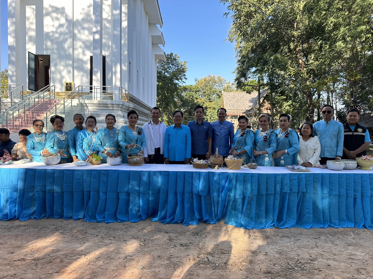 พช.ยโสธร พิธีทอดผ้าป่าสามัคคี กองทุนศรัทธา เพื่อสมทบกองทุนแม่ของแผ่นดินบ้านพรสวรรค์ หมู่ 11 ตำบลสามแยก