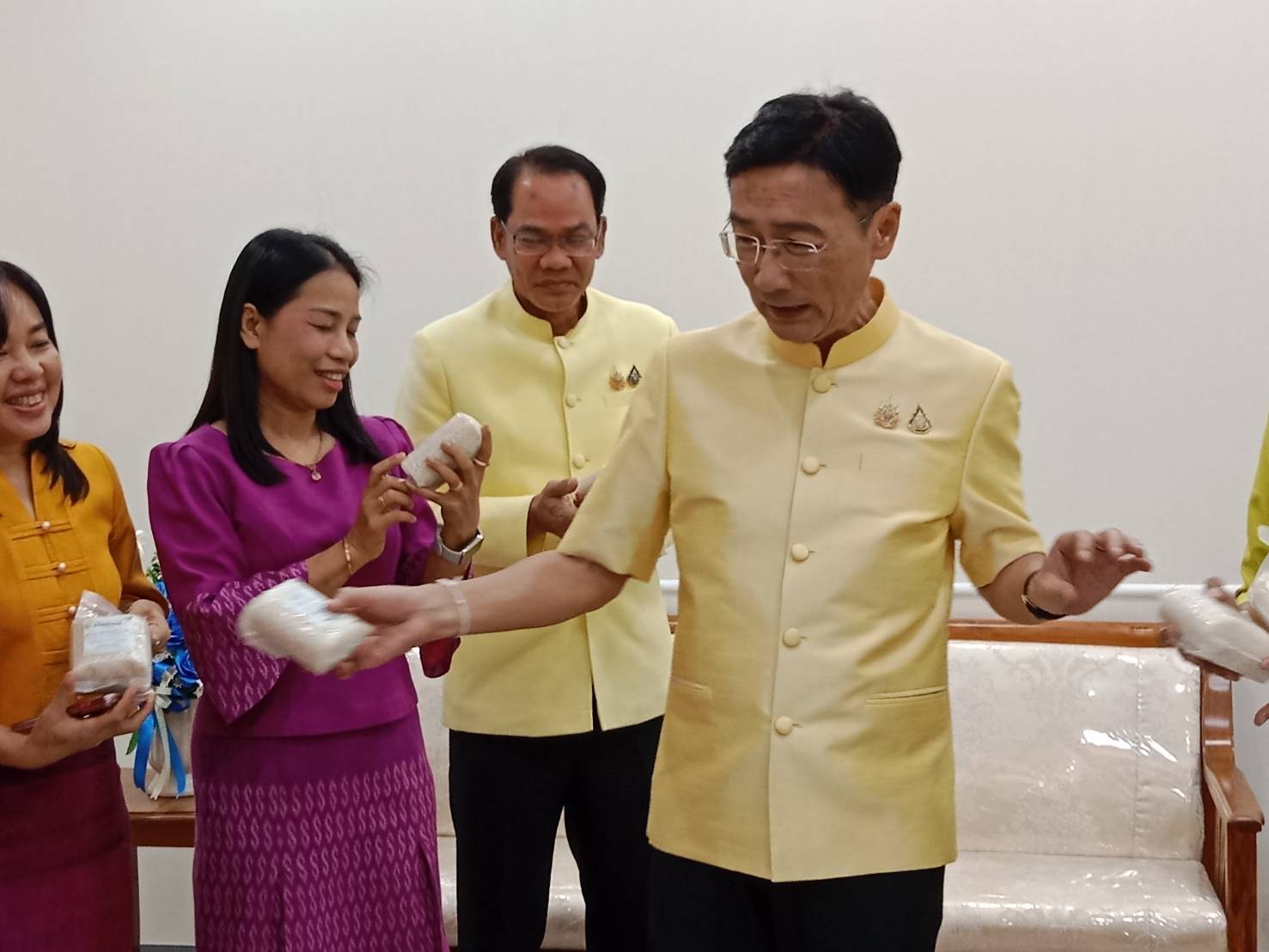 🔶พช.ยโสธร🔶 นำทีมบุคลากรในสังกัดเข้า ‘สวัสดีปีใหม่’ ผู้ว่าราชการจังหวัดยโสธร พร้อมขอแนวทางในการดำเนินงานสำหรับปีงบประมาณ พ.ศ.2568