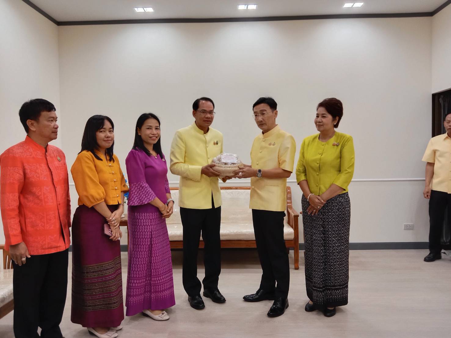 🔶พช.ยโสธร🔶 นำทีมบุคลากรในสังกัดเข้า ‘สวัสดีปีใหม่’ ผู้ว่าราชการจังหวัดยโสธร พร้อมขอแนวทางในการดำเนินงานสำหรับปีงบประมาณ พ.ศ.2568