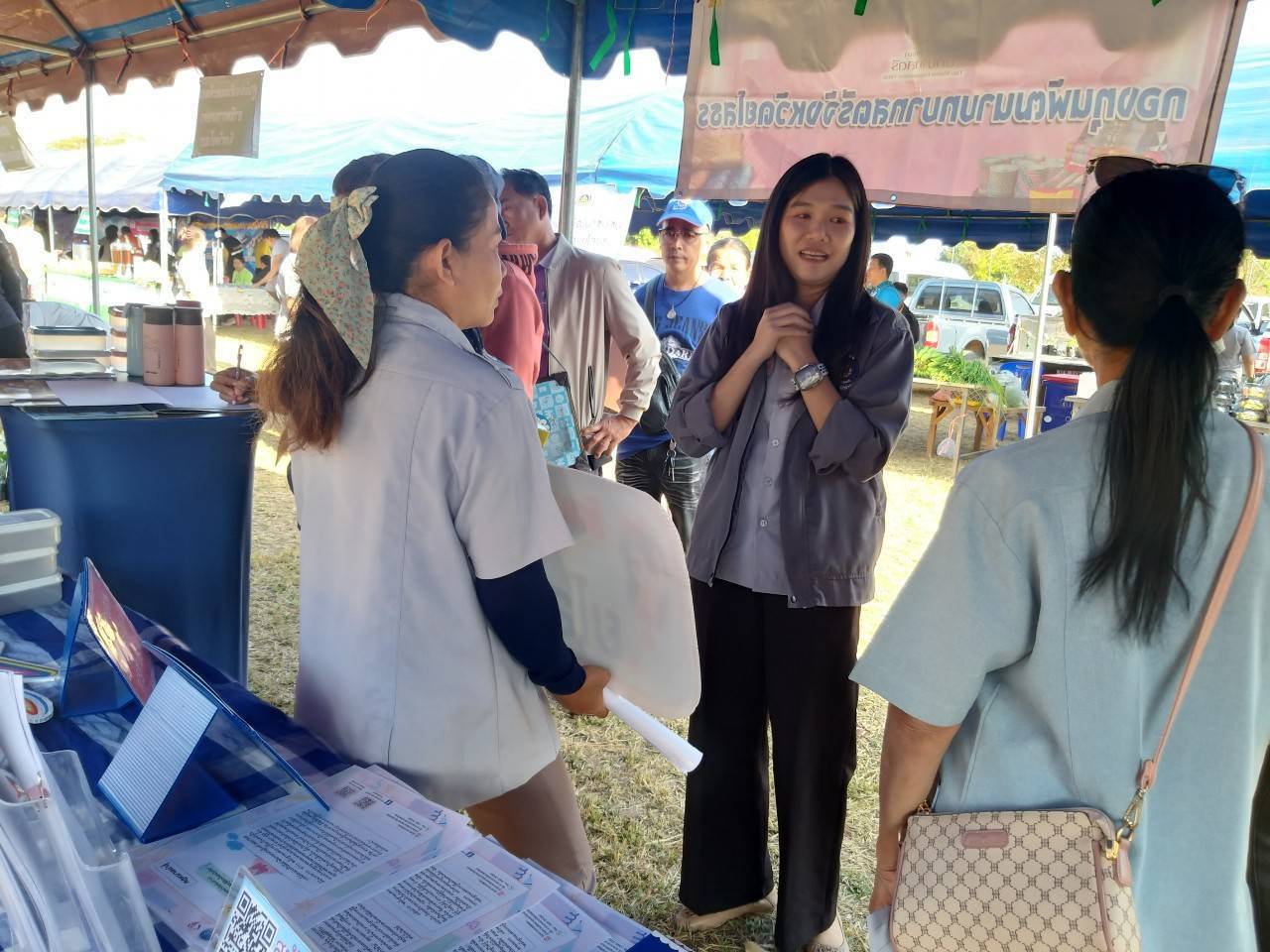 🌸พช.ยโสธร🌸 ร่วมกิจกรรมออกหน่วยแพทย์เคลื่อนที่ พอ.สว.ร่วมกับ กิจกรรมตามโครงการจังหวัดเคลื่อนที่ “เพิ่มรอยยิ้ม เติมความสุข ให้คนยโสธร” ประจำปีงบประมาณ พ.ศ 2568