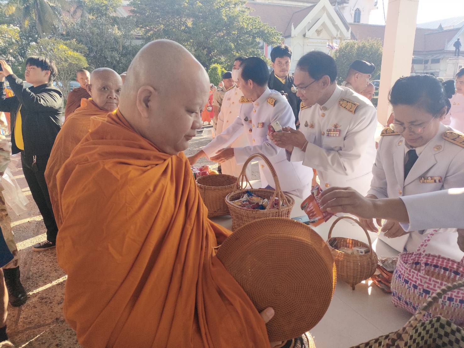 ☘️พช.ยโสธร☘️ เข้าร่วมกิจกรรมเฉลิมพระเกียรติพระบาทสมเด็จพระเจ้าอยู่หัว เนื่องในโอกาสพระราชพิธีสมมงคลพระชนมายุเท่าพระบาทสมเด็จพระพุทธยอดฟ้าจุฬาโลกมหาราช สมเด็จพระปฐมบรมกษัตริยาธิราชแห่งพระราชวงศ์จักรี พุทธศักราช 2568