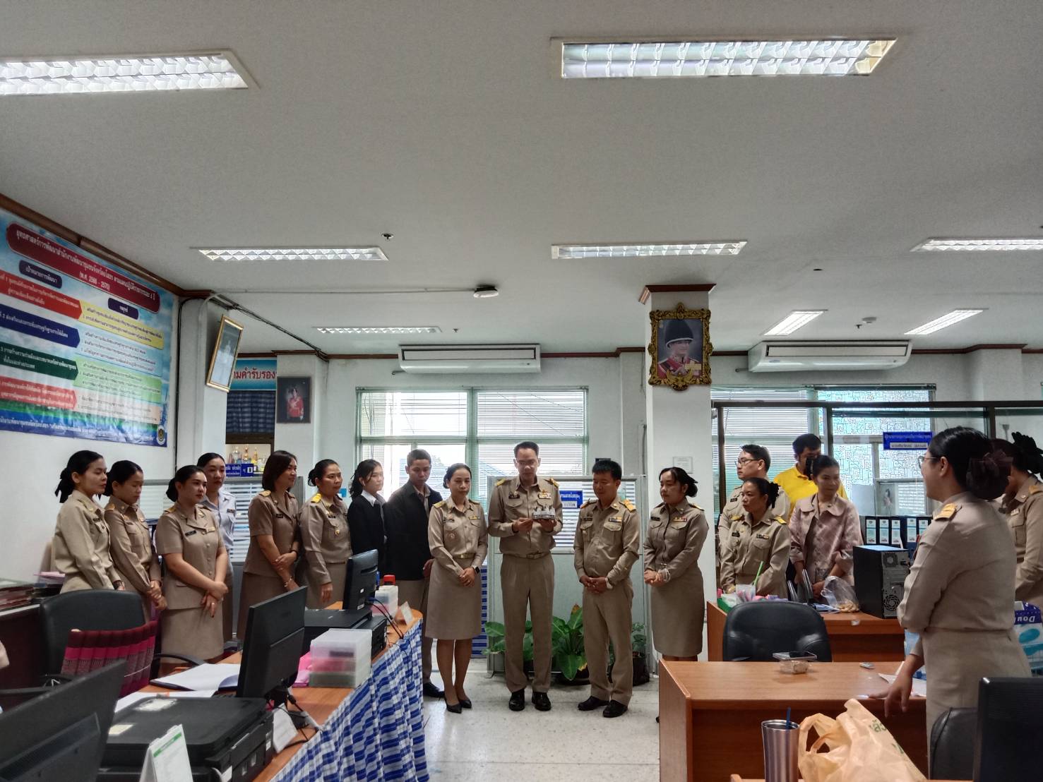 🌸 พช.ยโสธร 🌸 ข้าราชการในสังกัดสำนักงานพัฒนาชุมชนจังหวัดยโสธร ร่วมอวยพรเนื่องในวันคล้ายวันเกิด พัฒนาการจังหวัดยโสธร