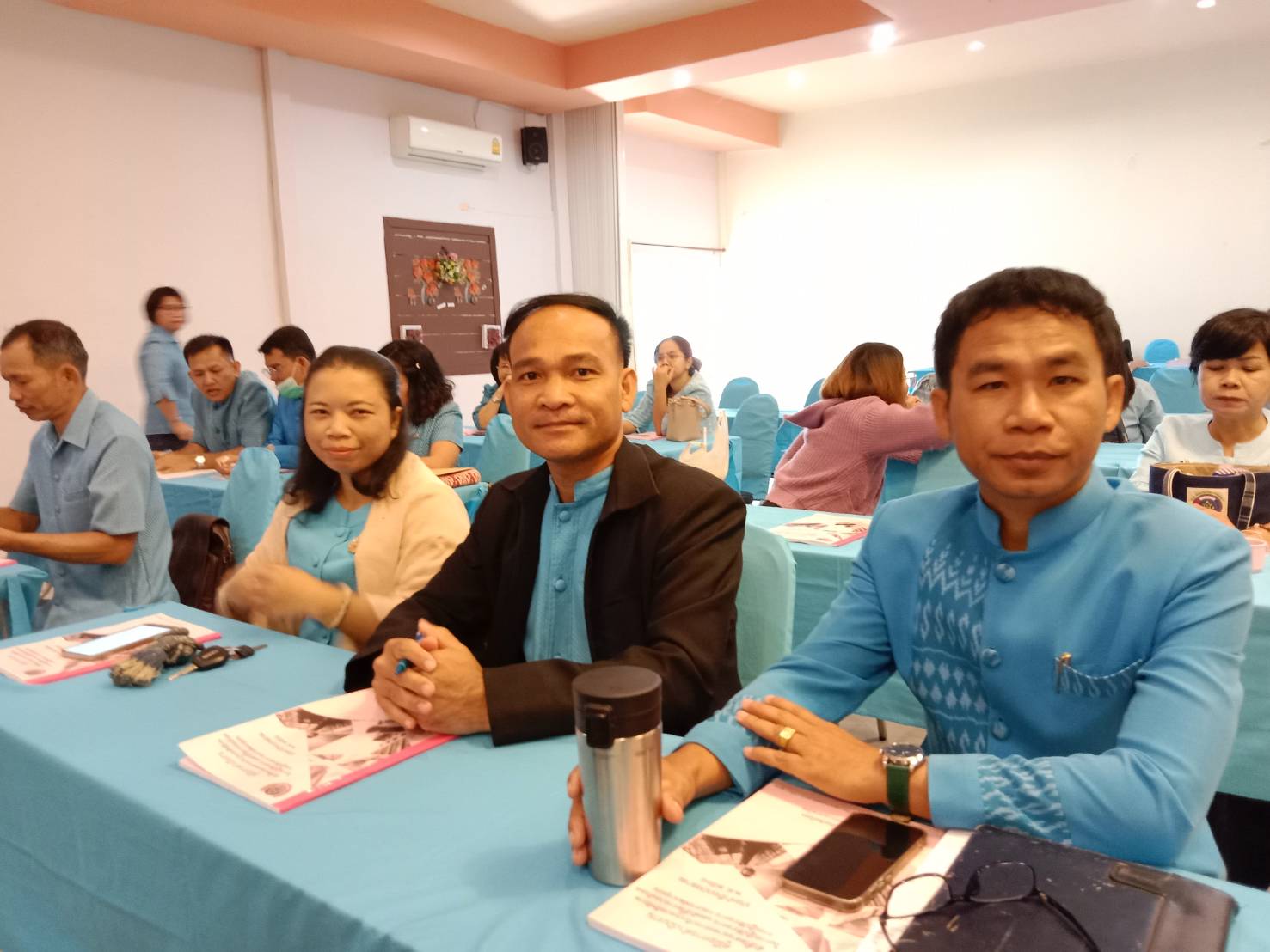 🔵 นายบรรลือ พลับพลึง พัฒนาการจังหวัดยโสธร มอบนโยบายการดำเนินงานตามตัวชี้วัดตามมาตรการปรับปรุงประสิทธิภาพในการปฏิบัติราชการและตัวชี้วัดการประเมินผลการปฏิบัติราชการกรมการพัฒนาชุมชนประจำปี 2568