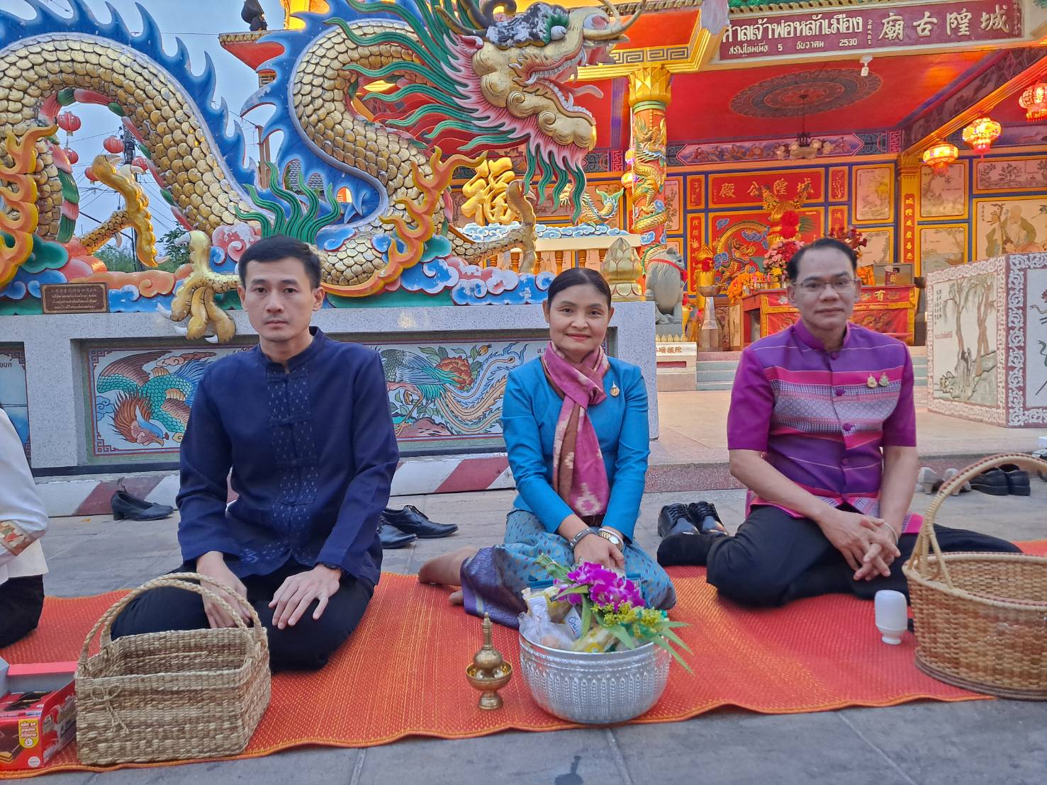 🌸พช. ยโสธร🌸 ร่วมกิจกรรมทำบุญตักบาตรย้อนยุควิถีถิ่น วิถีไทย ถนนคนเดินยโสธร เมืองเก่าบ้านสิงห์ท่า จังหวัดยโสธร