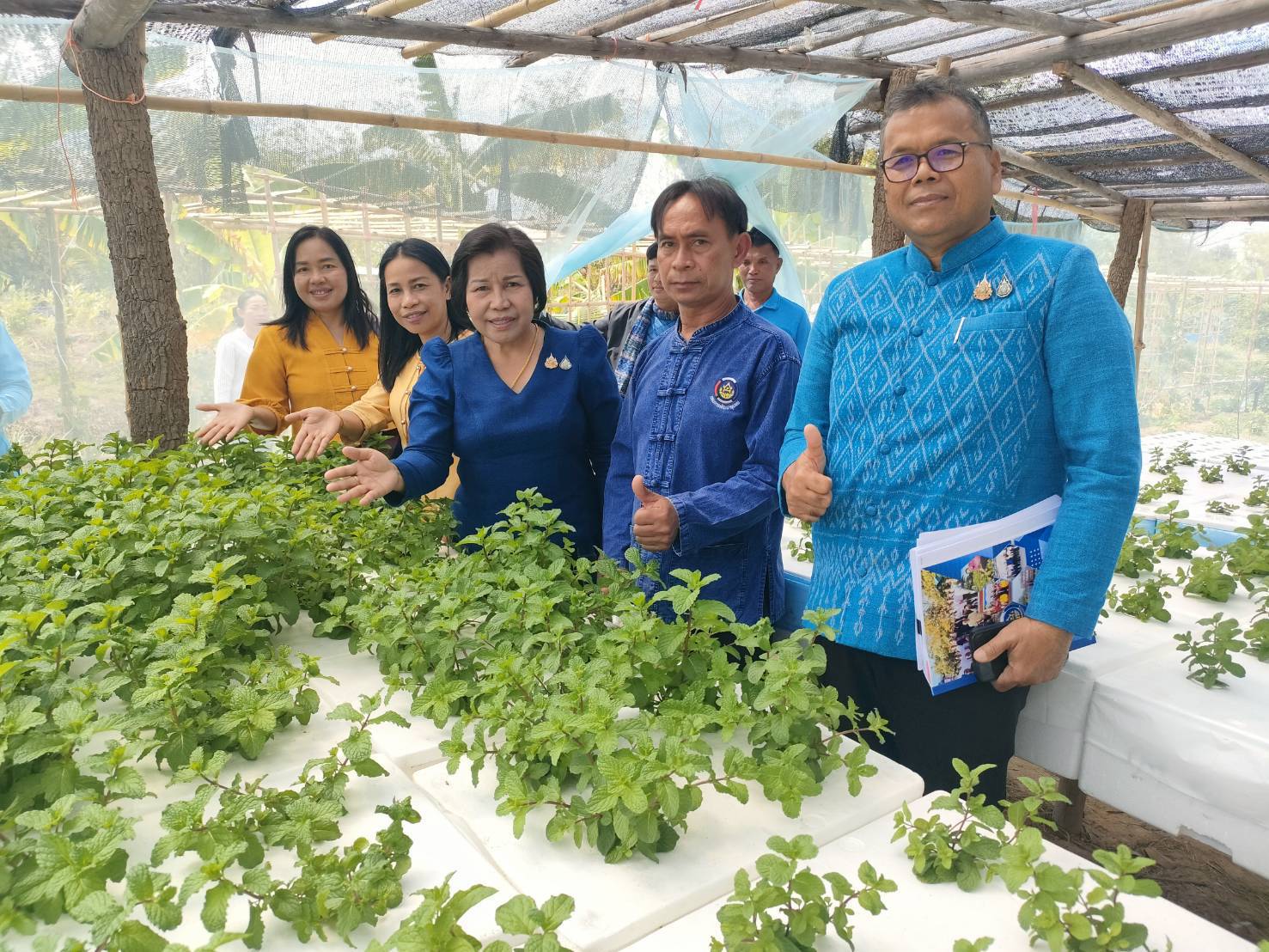 🟨พช.ยโสธร🟨 รับการตรวจติดตามผลการปฏิบัติราชการ ตามนโยบายรัฐบาล ภารกิจเร่งด่วน กระทรวงมหาดไทย ภารกิจงานสำคัญกรมการพัฒนาชุมชน ในพื้นที่อำเภอเมืองยโสธร จังหวัดยโสธร โดย ผู้ตรวจราชการกรม (นางนวลจันทร์ ศรีมงคล) ปฏิบัติหน้าที่ผู้อำนวยการศูนย์ศึกษาและพัฒนาชุมชนอุบลราชธานี