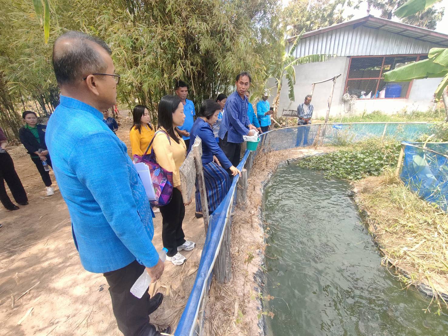 🟨พช.ยโสธร🟨 รับการตรวจติดตามผลการปฏิบัติราชการ ตามนโยบายรัฐบาล ภารกิจเร่งด่วน กระทรวงมหาดไทย ภารกิจงานสำคัญกรมการพัฒนาชุมชน ในพื้นที่อำเภอเมืองยโสธร จังหวัดยโสธร โดย ผู้ตรวจราชการกรม (นางนวลจันทร์ ศรีมงคล) ปฏิบัติหน้าที่ผู้อำนวยการศูนย์ศึกษาและพัฒนาชุมชนอุบลราชธานี