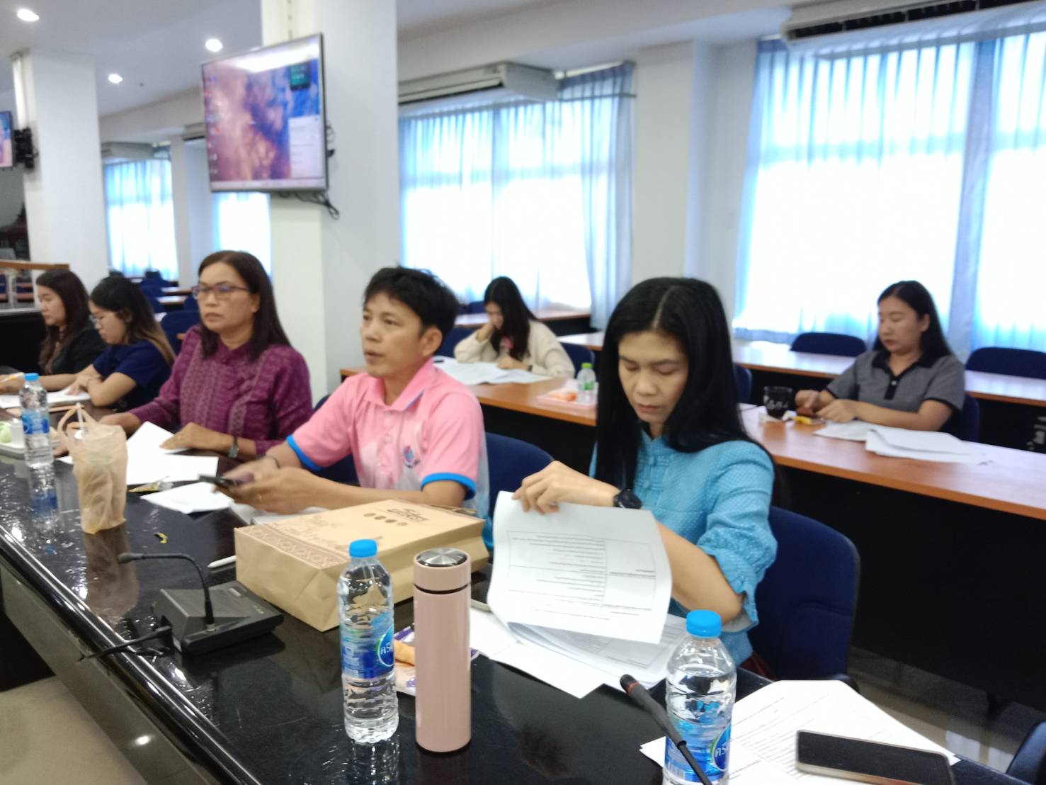 🌈พช.ยโสธร🌈 ประชุมเตรียมความพร้อมคณะทำงานสนับสนุนฝ่ายออกร้าน แสดงนิทรรศการ การแสดงผลงานและเดินแบบชุดผ้าไทยพื้นเมืองในงานสถาปนาจังหวัดยโสธร ประจำปี 2568