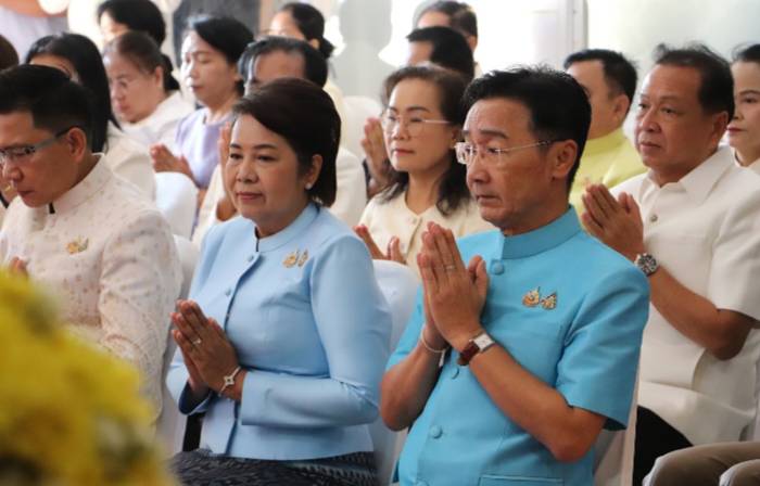 🌈 พช ยโสธร 🌈 ร่วมพิธีเจริญพระพุทธมนต์และทำบุญตักบาตร เพื่อความเป็นสิริมงคล ศาลากลางจังหวัดยโสธร