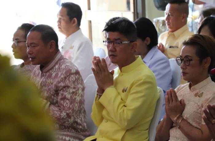🌈 พช ยโสธร 🌈 ร่วมพิธีเจริญพระพุทธมนต์และทำบุญตักบาตร เพื่อความเป็นสิริมงคล ศาลากลางจังหวัดยโสธร