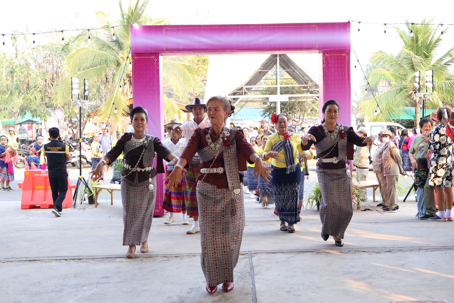 พช.ยโสธร (คนสำราญ งานสมบูรณ์ เพิ่มพูนสัมพันธ์)  เข้าร่วมพิธีเปิดตลาดวัฒนธรรม ถนนสายวัฒนธรรม ถนนคนเดิน จังหวัดยโสธร ตอน “ของดีวิถีกุดชุม”