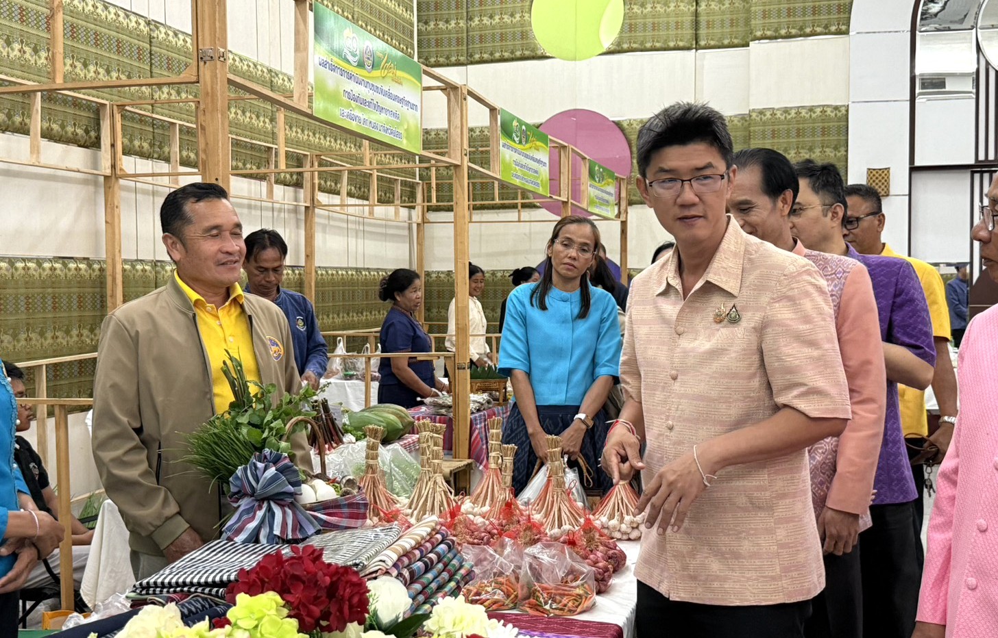 🍉พช.ยโสธร🍉 คนสำราญ งานสมบูรณ์ เพิ่มพูนสัมพันธ์ จัดกิจกรรมมหกรรมการออม 51 ปี ทุนชุมชนขับเคลื่อนเศรษฐกิจฐากราก (ระดับภูมิภาค) เนื่องในวาระครบรอบ 51 ปี กลุ่มออมทรัพย์เพื่อการผลิต