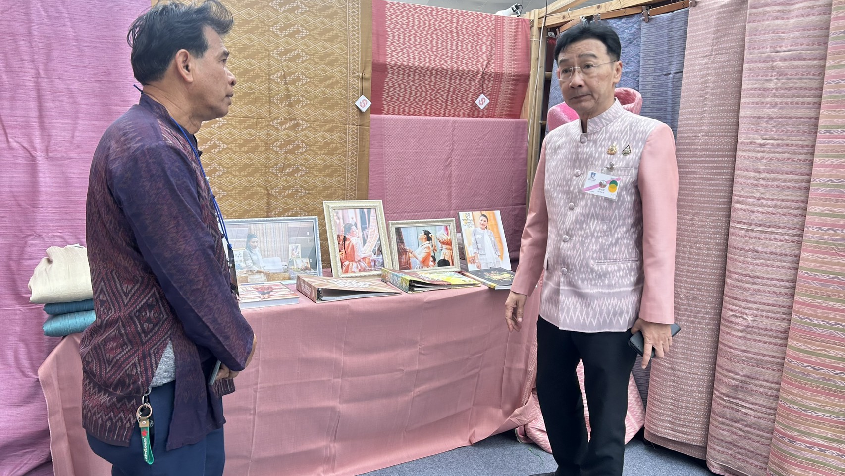 🍉พช.ยโสธร🍉 คนสำราญ งานสมบูรณ์ เพิ่มพูนสัมพันธ์ นำกลุ่มอาชีพเข้าร่วมจำหน่ายในงาน “Colors of Buriram 2025” นิทรรศการผ้าไทยแบบครบวงจร ณ สนามช้างอารีนา อ.เมืองบุรีรัมย์  จ.บุรีรัมย์