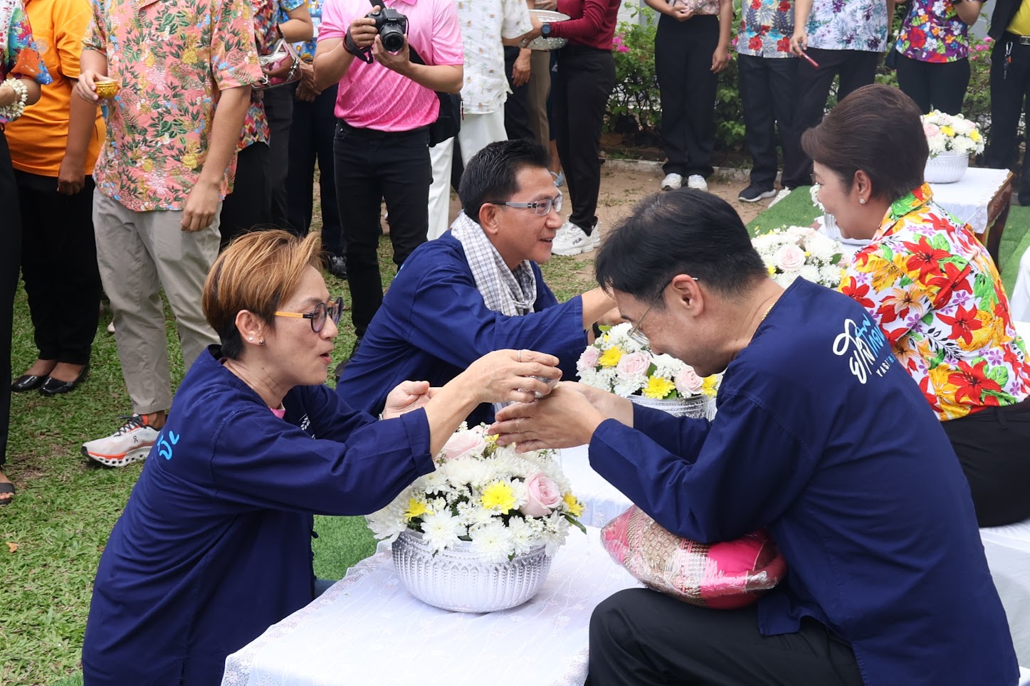 พช.ยโสธร ร่วมรดน้ำขอพรสืบสานประเพณีไทยเนื่องในวันสงกรานต์วันปีใหม่ไทย ปี 2568