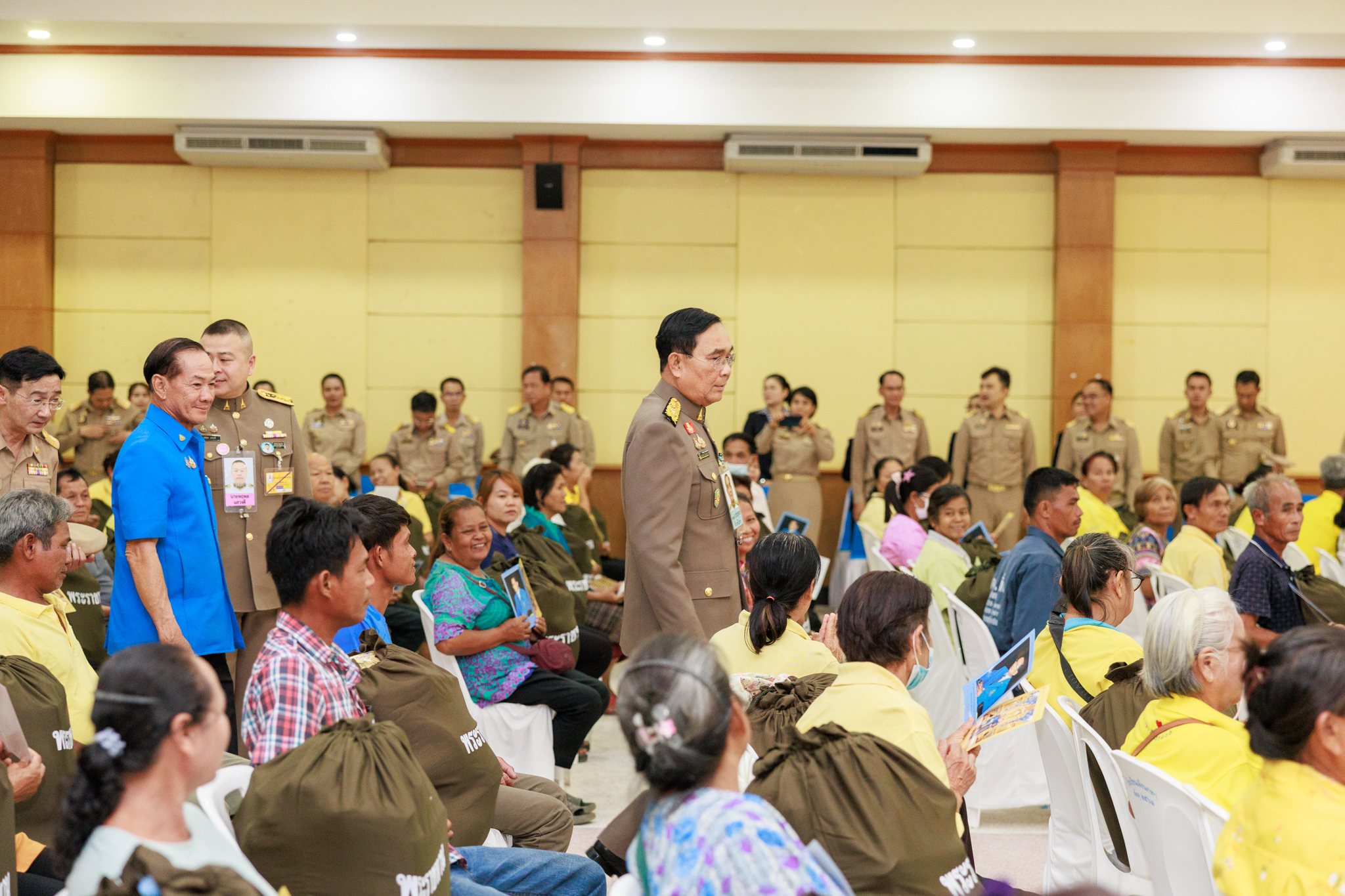 🌈พช ยโสธร🌈 เข้าร่วมกิจกรรมเชิญสิ่งของพระราชทานไปมอบแก่ประชาชนที่ประสบวาตภัยจังหวัดยโสธร