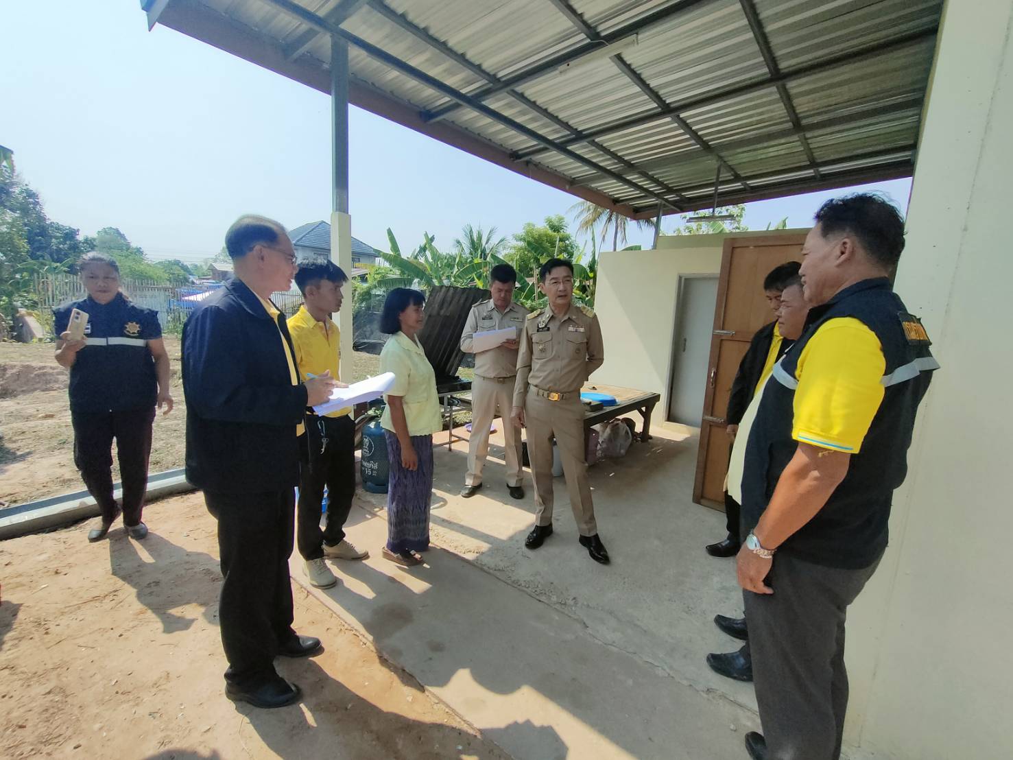 🎉จังหวัดยโสธร🎉 โดยสำนักงานพัฒนาชุมชนจังหวัดยโสธรลงพื้นที่เยี่ยมครัวเรือนเป้าหมาย ขับเคลื่อนงานขจัดความยากจนและพัฒนาคนทุกช่วงวัยอย่างยั่งยืนตามหลักปรัชญาของเศรษฐกิจพอเพียง ในพื้นที่อำเภอมหาชนะชัย จังหวัดยโสธร